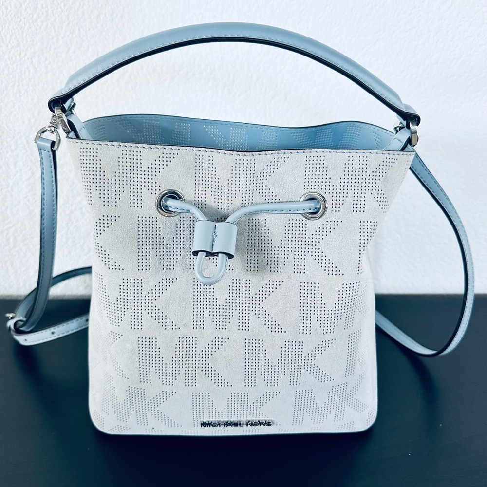 Michael Kors Mercer Meduim Suede Bucket